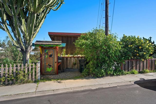 1817 David St, San Diego, CA 92111