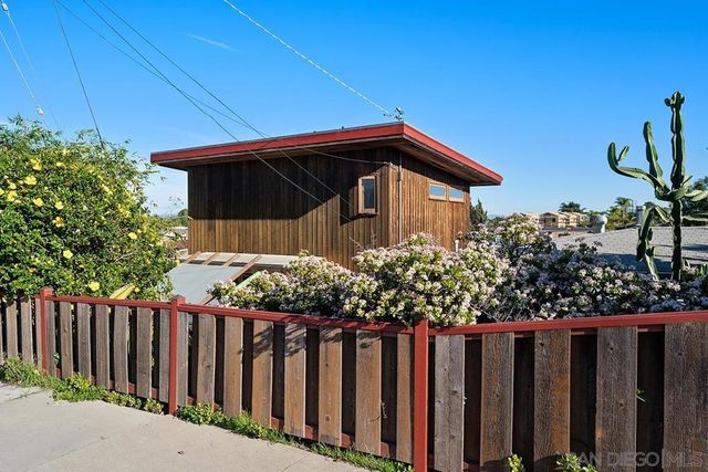 1817 David St, San Diego, CA 92111