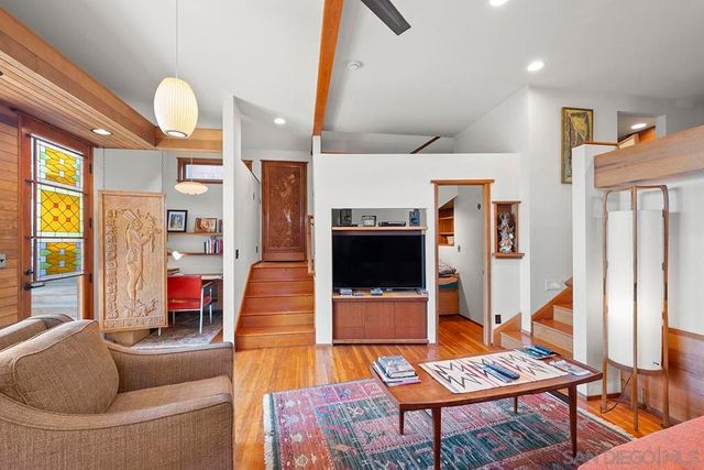 1817 David St, San Diego, CA 92111