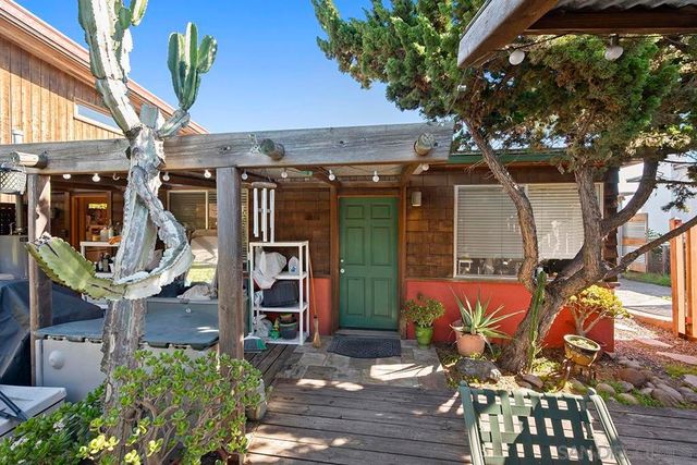 1817 David St, San Diego, CA 92111