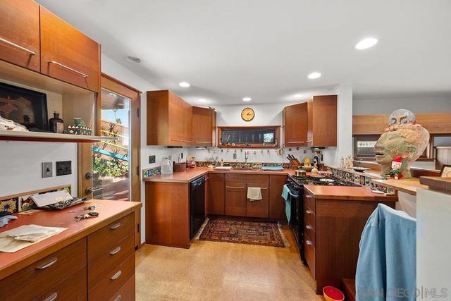 1817 David St, San Diego, CA 92111