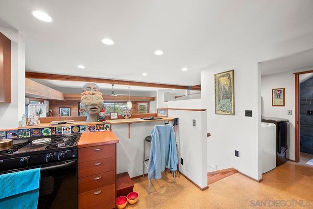 1817 David St, San Diego, CA 92111