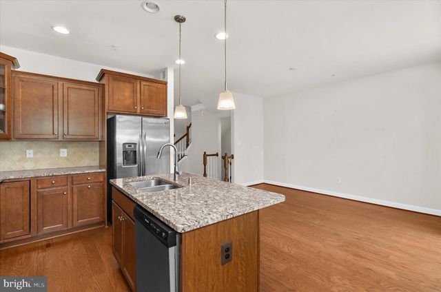 2119 GARDEN GROVE LN, Mitchellville, MD 20721