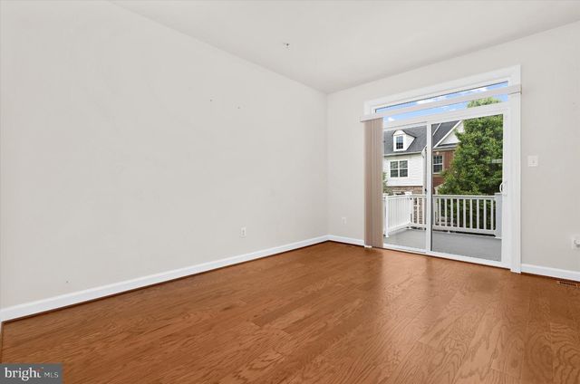 2119 GARDEN GROVE LN, Mitchellville, MD 20721