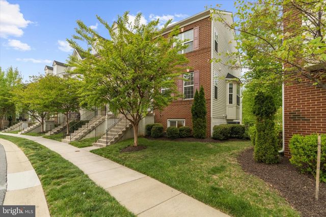 2119 GARDEN GROVE LN, Mitchellville, MD 20721