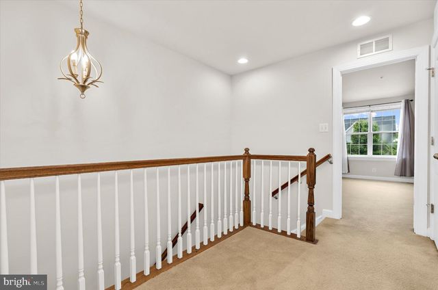 2119 GARDEN GROVE LN, Mitchellville, MD 20721