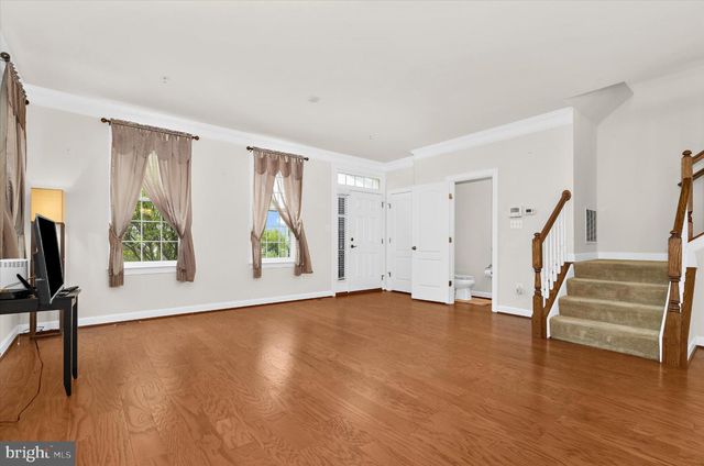 2119 GARDEN GROVE LN, Mitchellville, MD 20721