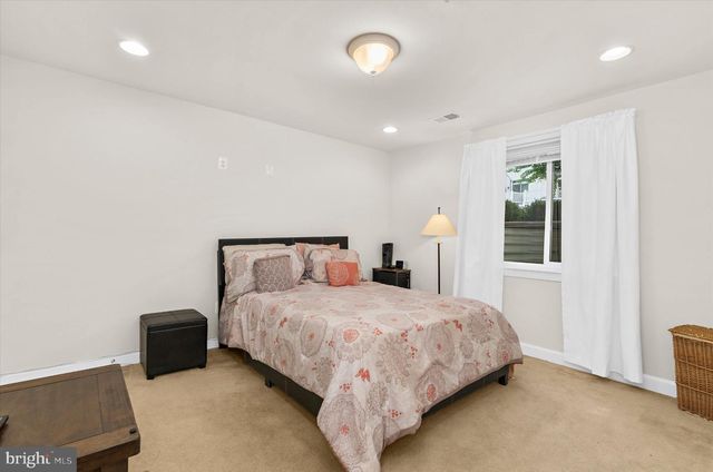 2119 GARDEN GROVE LN, Mitchellville, MD 20721