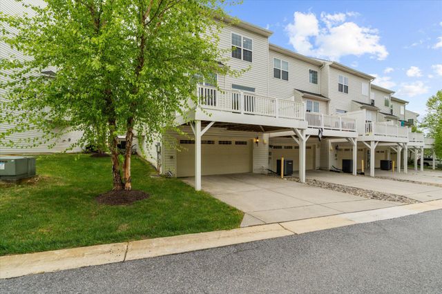 2119 GARDEN GROVE LN, Mitchellville, MD 20721