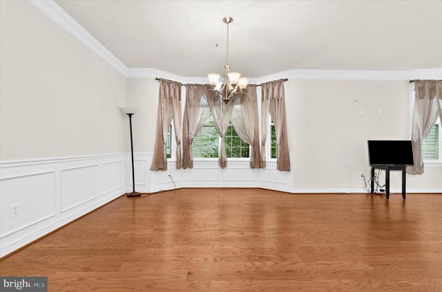 2119 GARDEN GROVE LN, Mitchellville, MD 20721