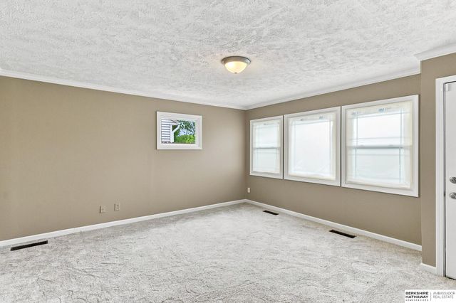 7094 Franklin Street, Omaha, NE 68104