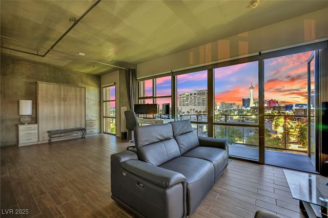 353 East Bonneville Avenue 626, Las Vegas, NV 89101