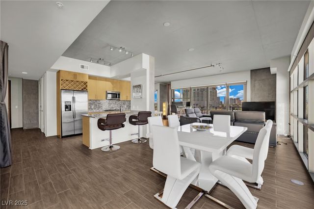 353 East Bonneville Avenue 626, Las Vegas, NV 89101