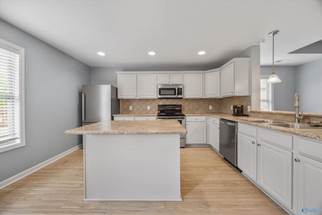 156 Gardengate Drive, Harvest, AL 35749