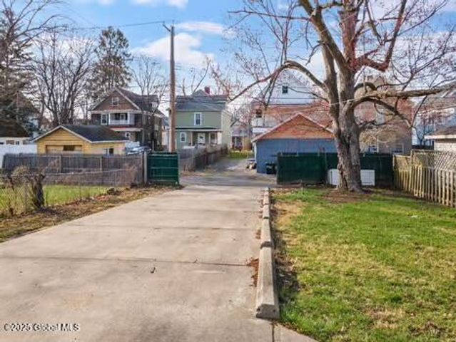 1039 Parkwood Boulevard, Schenectady, NY 12308