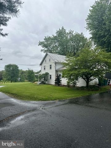 10194 JONESTOWN RD, Grantville, PA 17028