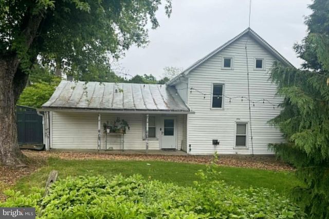 10194 JONESTOWN RD, Grantville, PA 17028