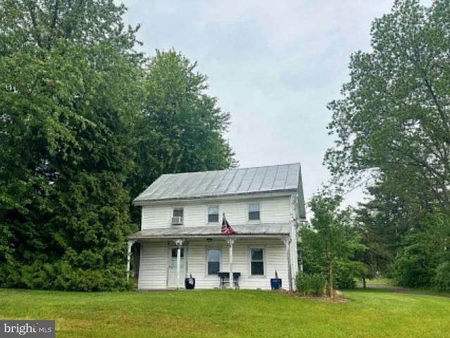 10194 JONESTOWN RD, Grantville, PA 17028