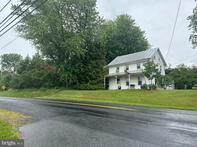 10194 JONESTOWN RD, Grantville, PA 17028