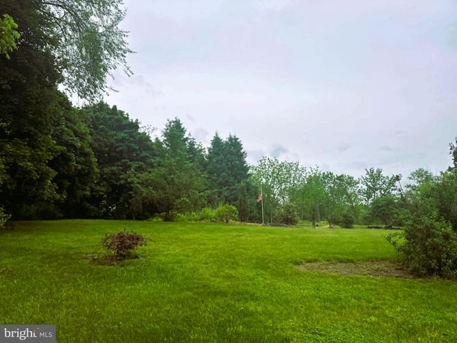 10194 JONESTOWN RD, Grantville, PA 17028