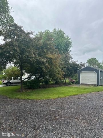 10194 JONESTOWN RD, Grantville, PA 17028