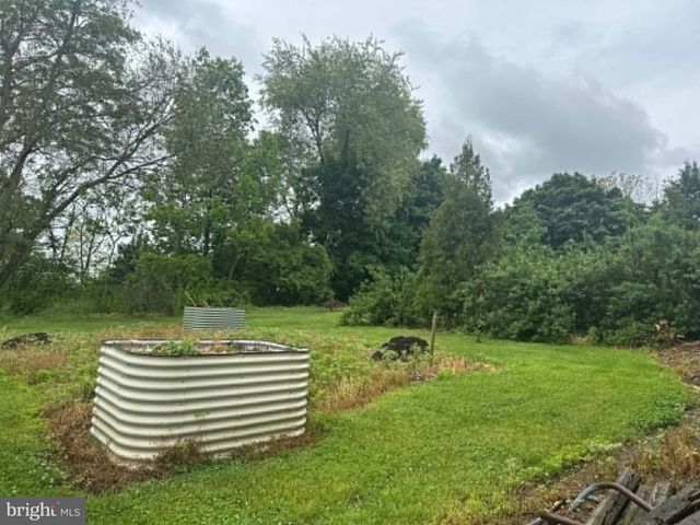 10194 JONESTOWN RD, Grantville, PA 17028