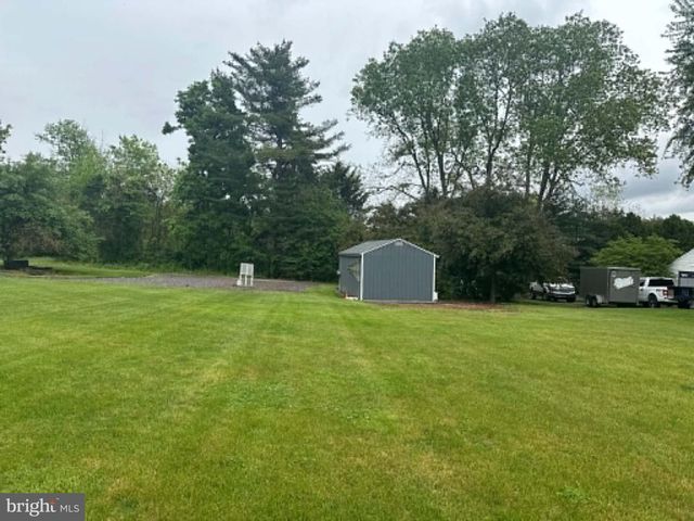 10194 JONESTOWN RD, Grantville, PA 17028