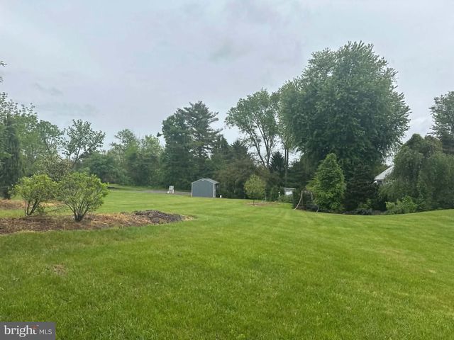 10194 JONESTOWN RD, Grantville, PA 17028