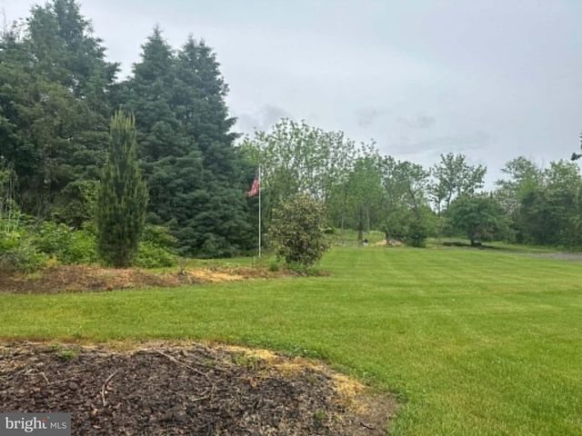 10194 JONESTOWN RD, Grantville, PA 17028