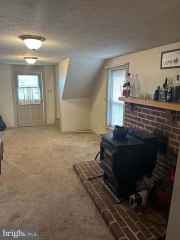 10194 JONESTOWN RD, Grantville, PA 17028