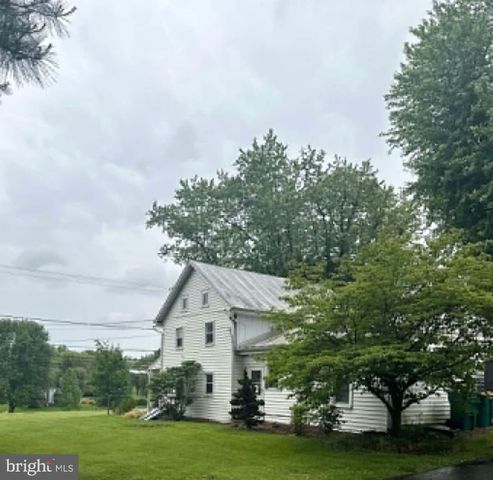 10194 JONESTOWN RD, Grantville, PA 17028