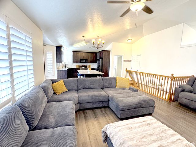 1926 N 2530 W, Clinton, UT 84015