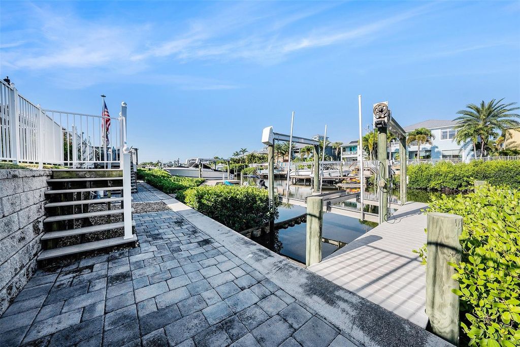 Image 36 of property listing at 6412 KEY ISLAND AVENUE, Apollo Beach, FL 33572