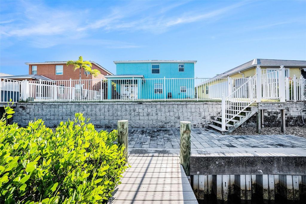 Image 38 of property listing at 6412 KEY ISLAND AVENUE, Apollo Beach, FL 33572