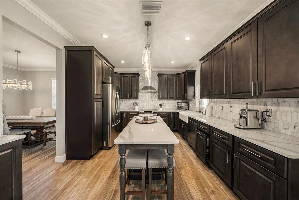 Image 10 of property listing at 6412 KEY ISLAND AVENUE, Apollo Beach, FL 33572