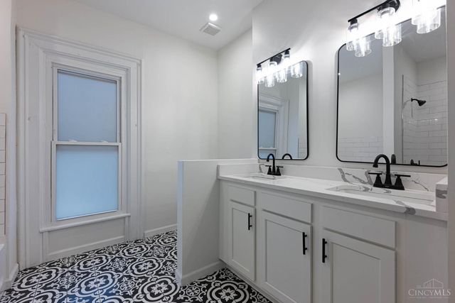 309 Oxford Avenue, Franklin, OH 45005