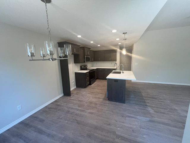 4377 W Skyler Drive, Springfield, MO 65802