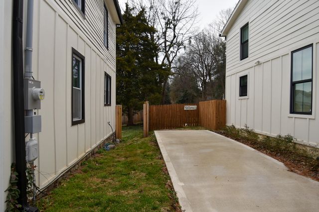 718 W Lexington Avenue, Danville, KY 40422