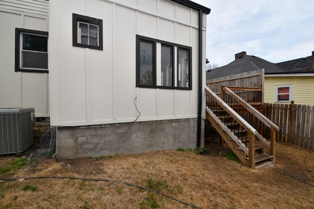 718 W Lexington Avenue, Danville, KY 40422