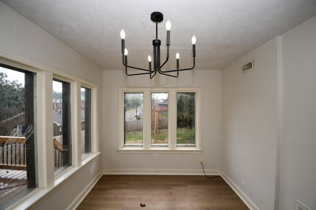 718 W Lexington Avenue, Danville, KY 40422