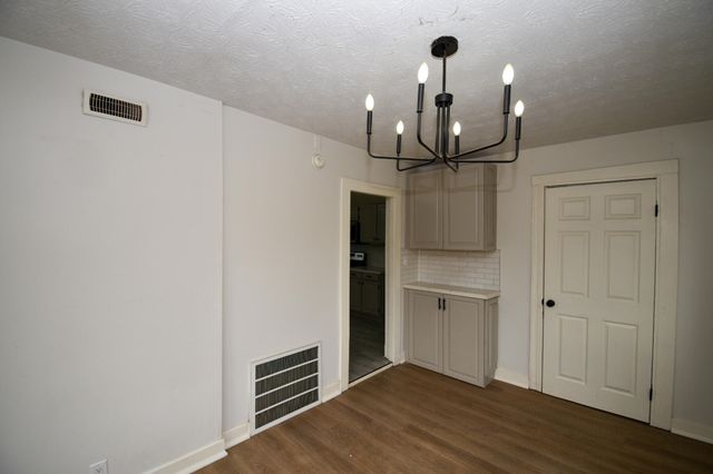 718 W Lexington Avenue, Danville, KY 40422