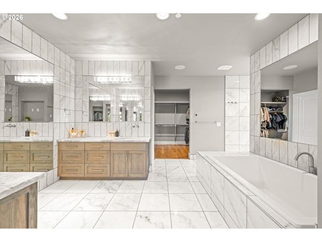 2193 Ne 3RD Ave, Camas, WA 98607