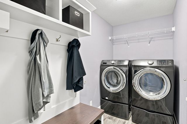 606 NW Reinhart Drive, Ankeny, IA 50023