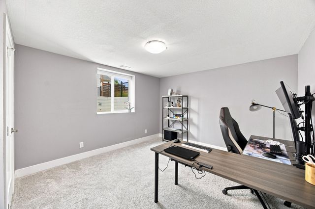606 NW Reinhart Drive, Ankeny, IA 50023