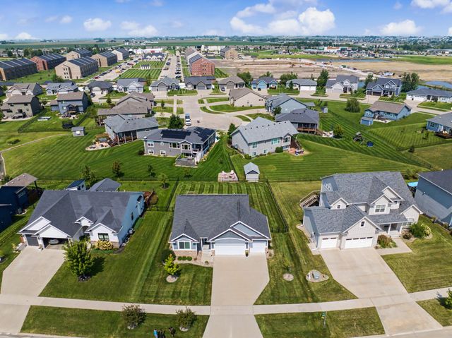 606 NW Reinhart Drive, Ankeny, IA 50023