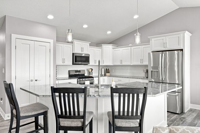 606 NW Reinhart Drive, Ankeny, IA 50023
