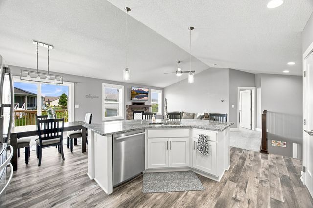 606 NW Reinhart Drive, Ankeny, IA 50023