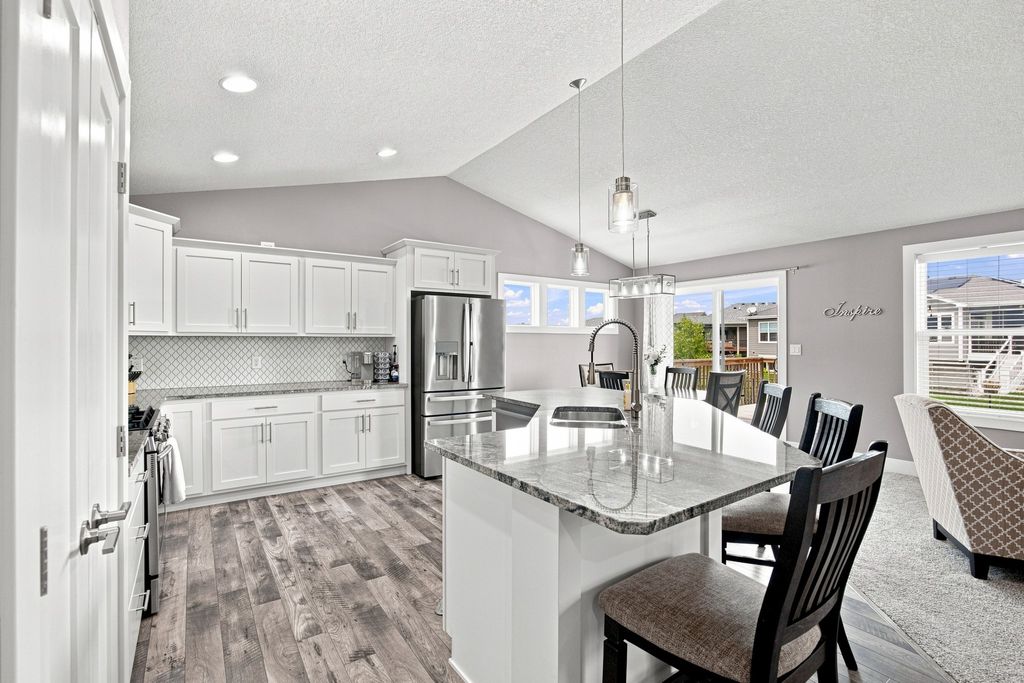 606 NW Reinhart Drive, Ankeny, IA 50023
