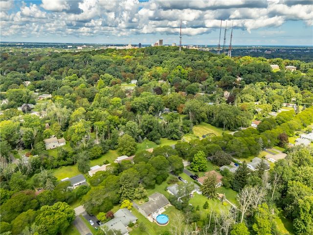 172 Hemingway Drive, Brighton, NY 14620