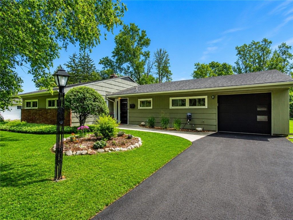 172 Hemingway Drive, Brighton, NY 14620